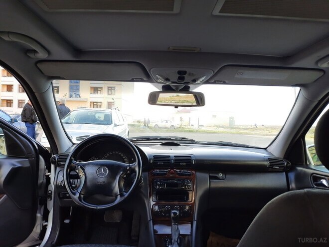 Mercedes C 200 2000, 242,000 km - 2.0 л - Bakı
