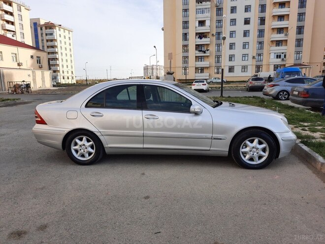 Mercedes C 200 2000, 242,000 km - 2.0 л - Bakı