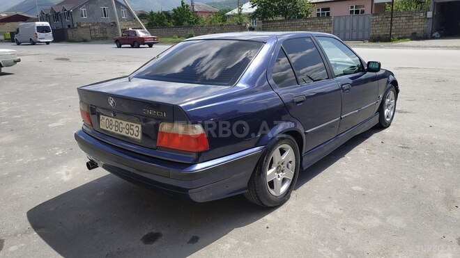BMW 320 1994, 318,000 km - 2.0 л - Zaqatala