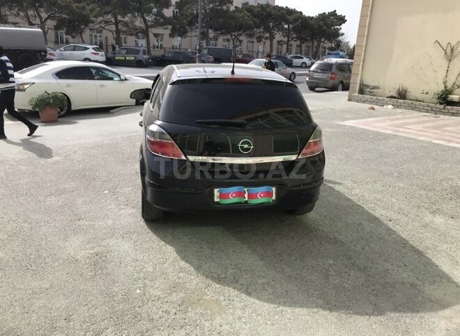 Opel Astra 2010, 184,000 km - 1.4 л - Bakı
