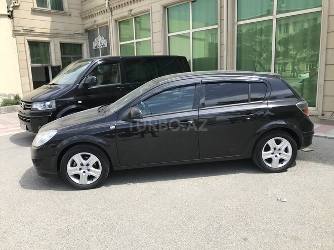 Opel Astra 2010, 184,000 km - 1.4 л - Bakı