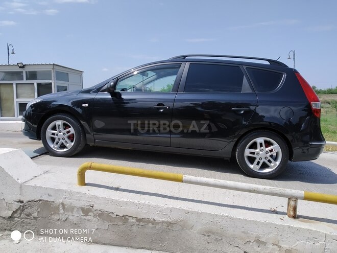 Hyundai i30 2010, 165,000 km - 1.6 l - Salyan