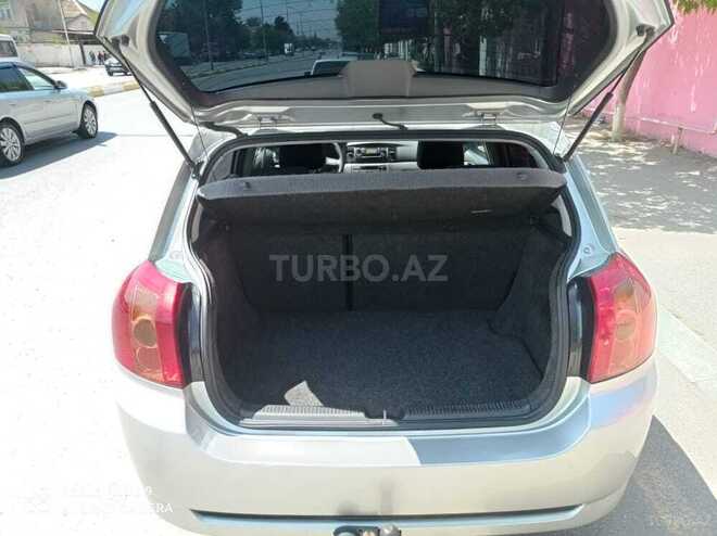 Toyota Corolla 2005, 215,000 km - 1.4 l - Sumqayıt