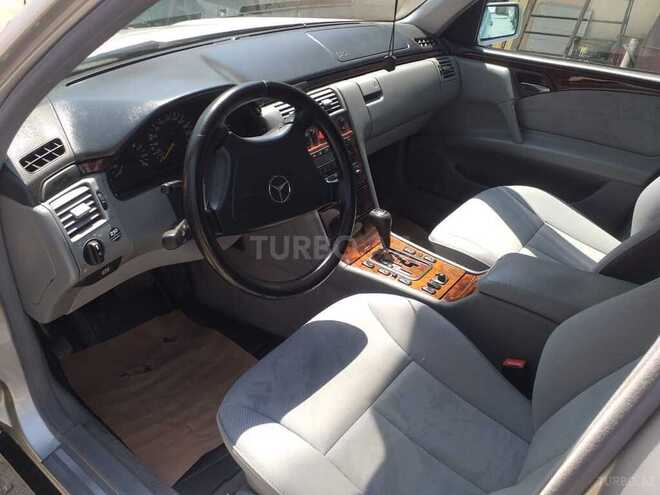 Mercedes E 240 1999, 270,000 km - 2.6 l - Bakı