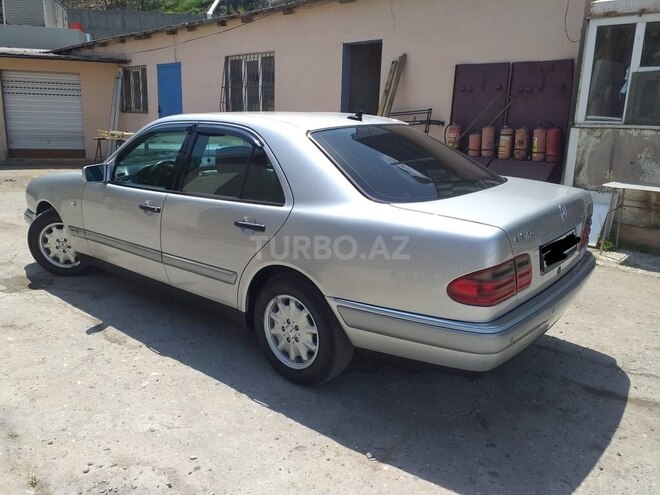 Mercedes E 240 1999, 270,000 km - 2.6 l - Bakı
