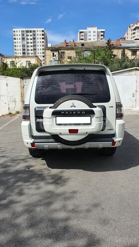 Mitsubishi Pajero 2010, 176,000 km - 3.5 л - Bakı
