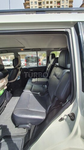 Mitsubishi Pajero 2010, 176,000 km - 3.5 л - Bakı
