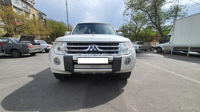 Mitsubishi Pajero 2010, 176,000 km - 3.5 л - Bakı
