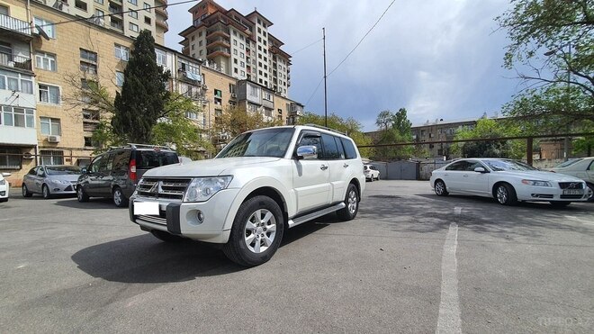 Mitsubishi Pajero 2010, 176,000 km - 3.5 л - Bakı
