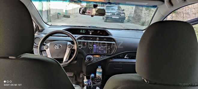 Toyota Prius C 2013, 190,000 km - 1.5 л - Bakı