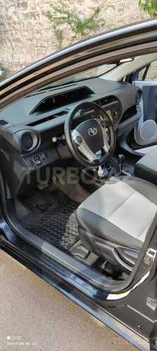 Toyota Prius C 2013, 190,000 km - 1.5 л - Bakı