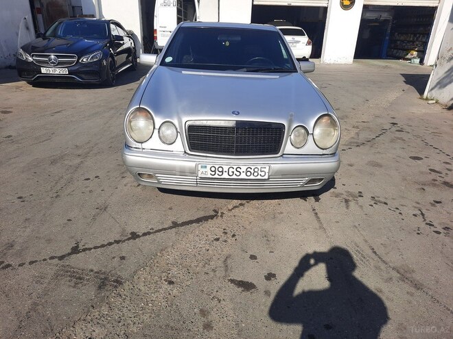Mercedes E 220 1998, 467,652 km - 2.2 l - Bakı