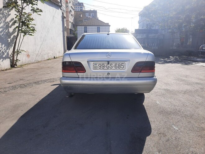Mercedes E 220 1998, 467,652 km - 2.2 l - Bakı
