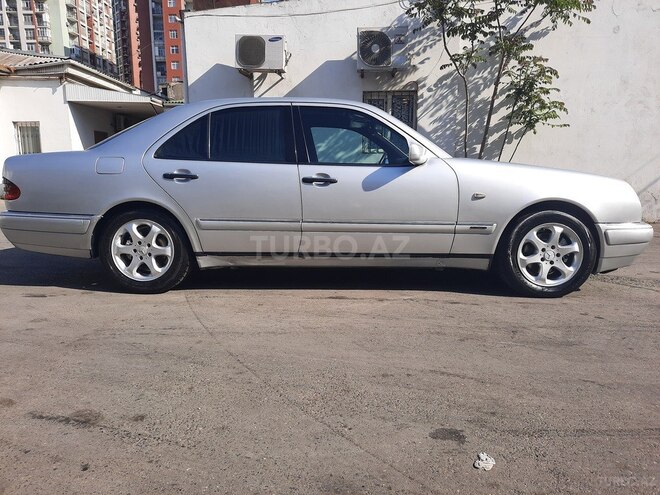 Mercedes E 220 1998, 467,652 km - 2.2 l - Bakı