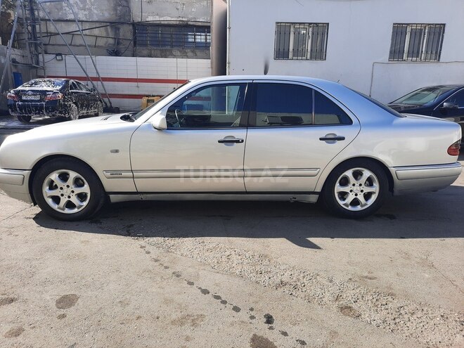 Mercedes E 220 1998, 467,652 km - 2.2 l - Bakı