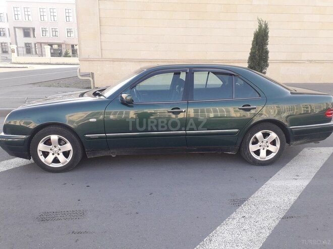 Mercedes E 240 1999, 212,650 km - 2.4 l - Bakı