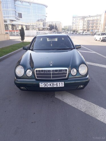 Mercedes E 240 1999, 212,650 km - 2.4 l - Bakı