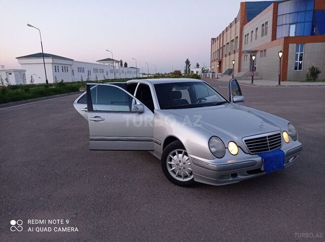 Mercedes E 240 2001, 240,000 km - 2.6 l - Sabirabad
