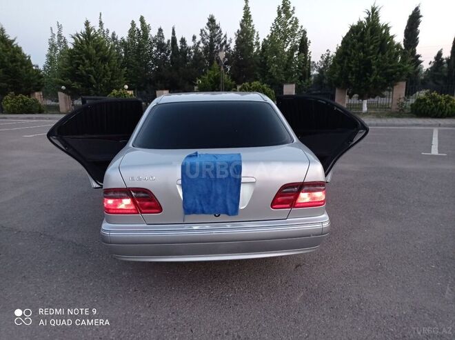 Mercedes E 240 2001, 240,000 km - 2.6 l - Sabirabad