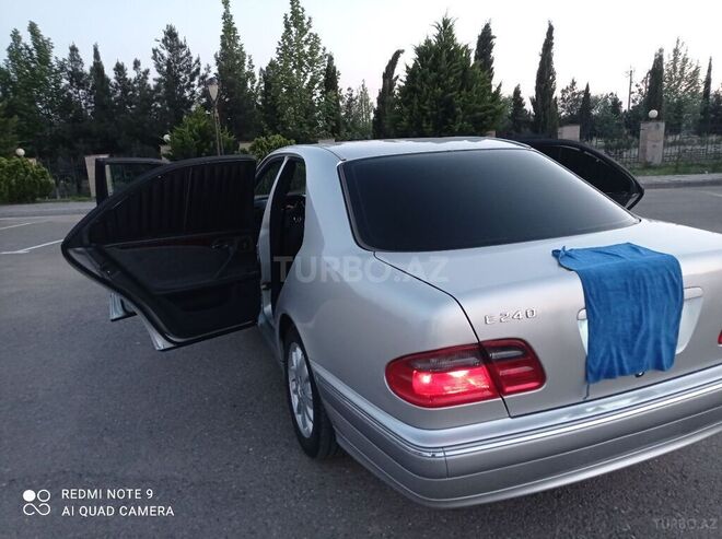 Mercedes E 240 2001, 240,000 km - 2.6 l - Sabirabad
