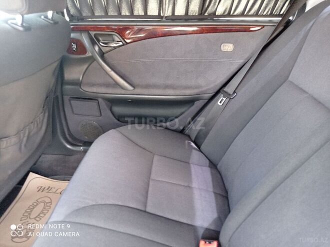 Mercedes E 240 2001, 240,000 km - 2.6 l - Sabirabad
