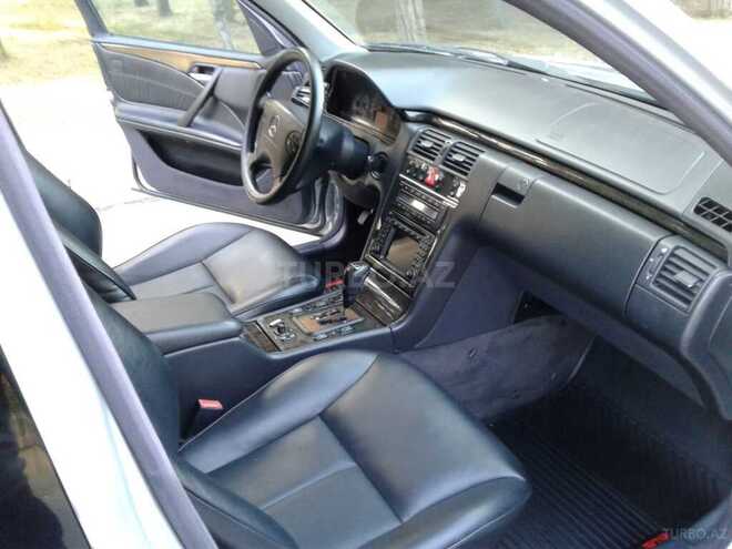 Mercedes E 220 2000, 227,000 km - 2.2 л - Bakı