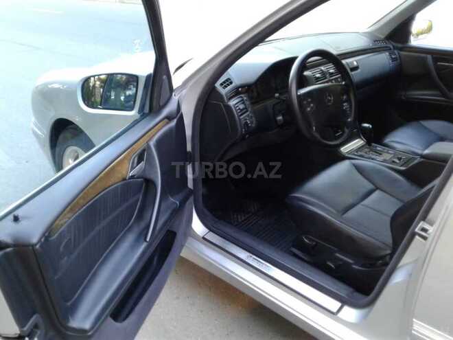 Mercedes E 220 2000, 227,000 km - 2.2 л - Bakı