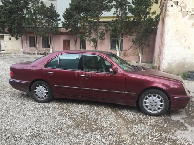 Mercedes E 240 1999, 265,000 km - 2.4 l - Bakı