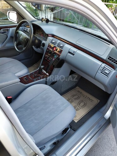 Mercedes E 240 1999, 212,119 km - 2.4 l - Şəki
