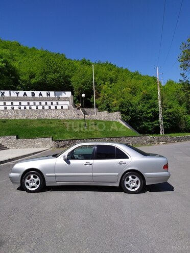 Mercedes E 240 1999, 212,119 km - 2.4 l - Şəki