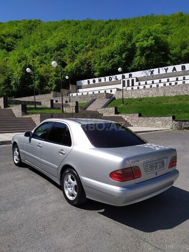 Mercedes E 240 1999, 212,119 km - 2.4 l - Şəki