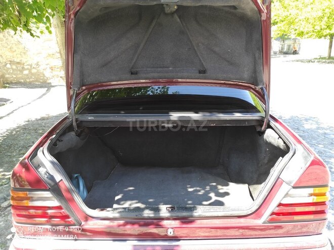 Mercedes E 250 1991, 256,000 km - 2.5 l - Şəki