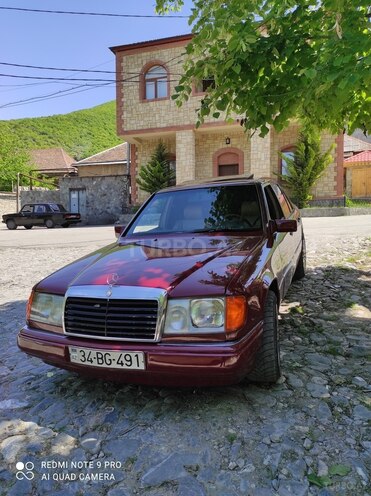 Mercedes E 250 1991, 256,000 km - 2.5 l - Şəki
