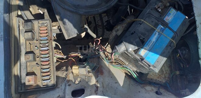 LADA (VAZ) 2107 1984, 100,000 km - 1.6 l - Salyan
