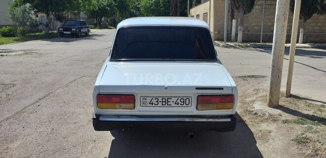 LADA (VAZ) 2107 1984, 100,000 km - 1.6 l - Salyan