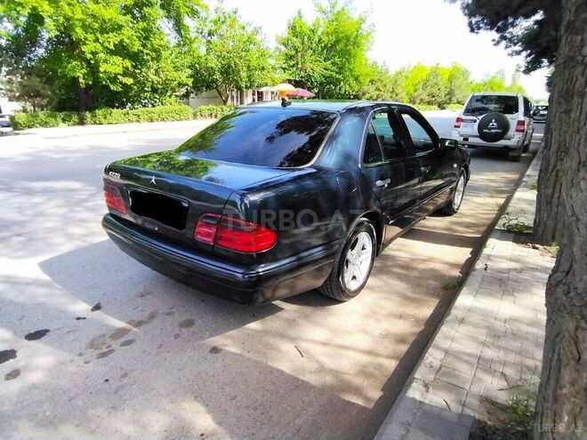 Mercedes E 220 1998, 540,000 km - 2.2 l - Bərdə