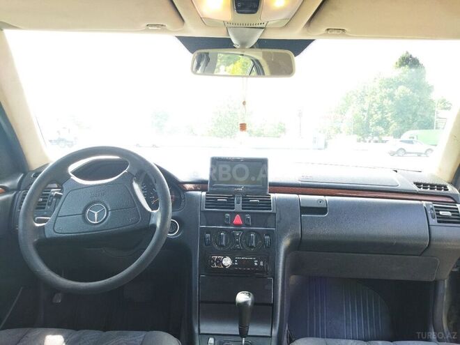 Mercedes E 220 1998, 540,000 km - 2.2 l - Bərdə