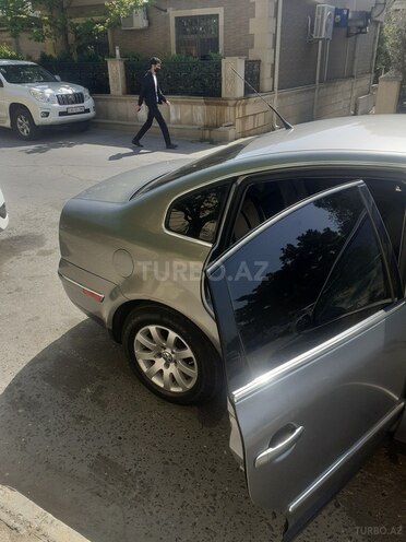 Volkswagen Passat 2004, 227,177 km - 1.8 l - Gəncə
