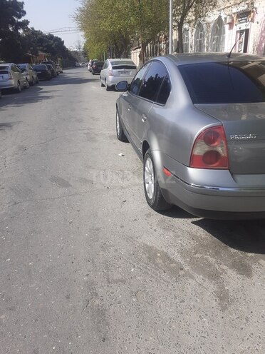 Volkswagen Passat 2004, 227,177 km - 1.8 l - Gəncə