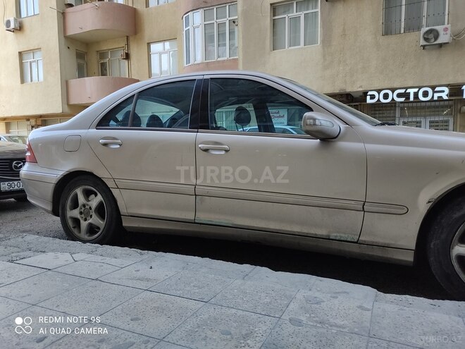 Mercedes C 320 2000, 300,000 km - 3.2 l - Bakı