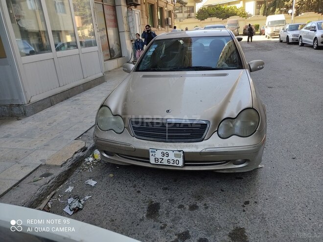 Mercedes C 320 2000, 300,000 km - 3.2 l - Bakı