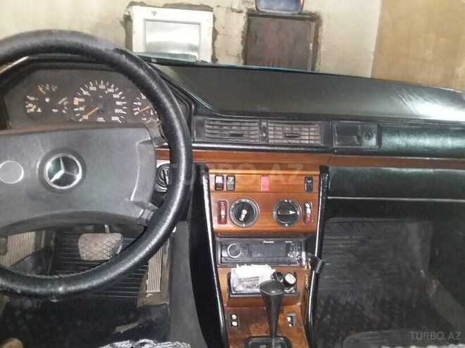 Mercedes  1990, 600,256 km - 3.0 l - Bakı