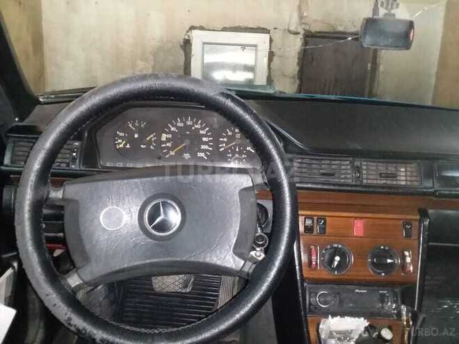 Mercedes  1990, 600,256 km - 3.0 l - Bakı