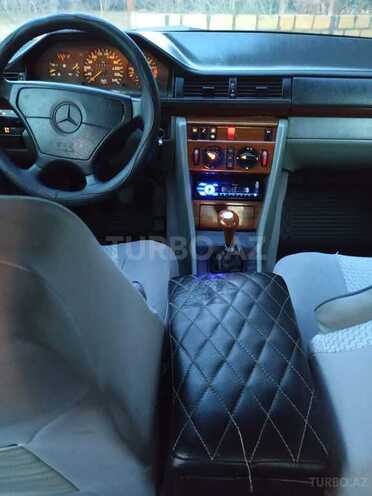 Mercedes E 220 1993, 327,000 km - 2.2 л - Goranboy