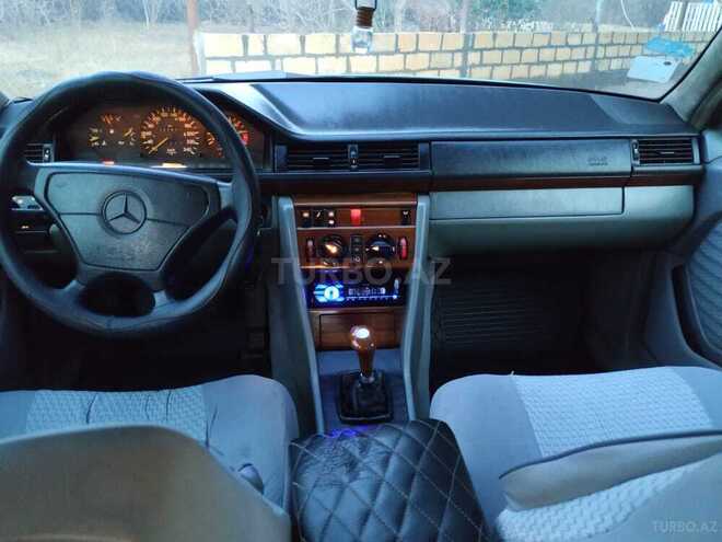 Mercedes E 220 1993, 327,000 km - 2.2 л - Goranboy