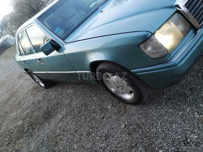 Mercedes E 220 1993, 327,000 km - 2.2 л - Goranboy
