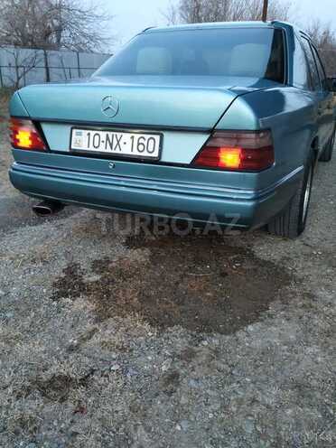 Mercedes E 220 1993, 327,000 km - 2.2 л - Goranboy