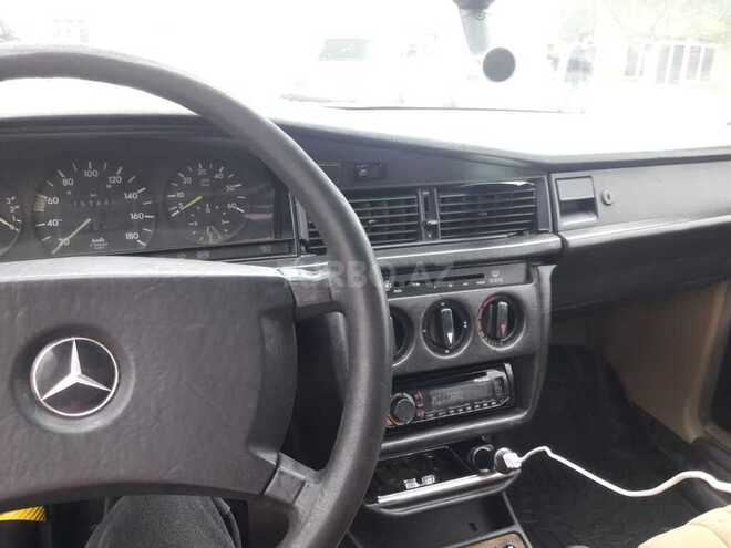 Mercedes 190 1989, 245,000 km - 2.0 l - Sabirabad