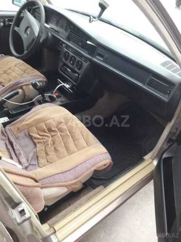 Mercedes 190 1989, 245,000 km - 2.0 l - Sabirabad