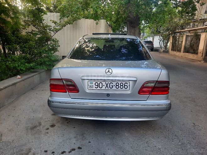 Mercedes E 270 2001, 241,000 km - 2.7 л - Bakı